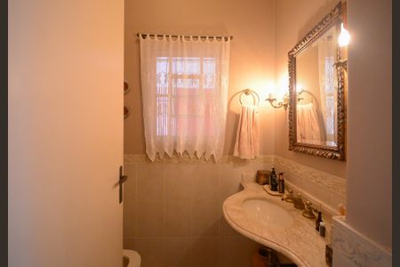 Casa à venda com 260m², 3 quartos e 2 vagas Casa à venda com 260m², 3 quartos e 2 vagasLavabo