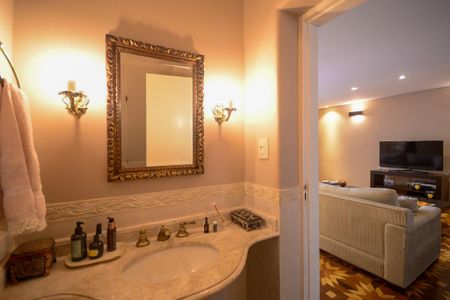 Casa à venda com 260m², 3 quartos e 2 vagas Casa à venda com 260m², 3 quartos e 2 vagasLavabo