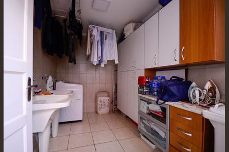 Casa à venda com 260m², 3 quartos e 2 vagas Casa à venda com 260m², 3 quartos e 2 vagasÁrea de Serviço