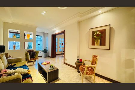 Sala de casa à venda com 4 quartos, 215m² em Campo Belo, São Paulo