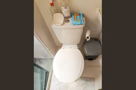 Apartamento à venda com 35m², 2 quartos e sem vaga Apartamento à venda com 35m², 2 quartos e sem vagaBanheiro