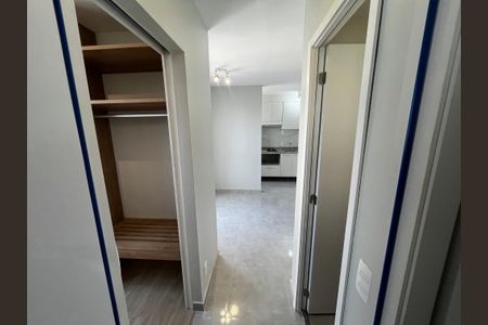 Apartamento à venda com 39m², 2 quartos e sem vaga Apartamento à venda com 39m², 2 quartos e sem vagaCorredor