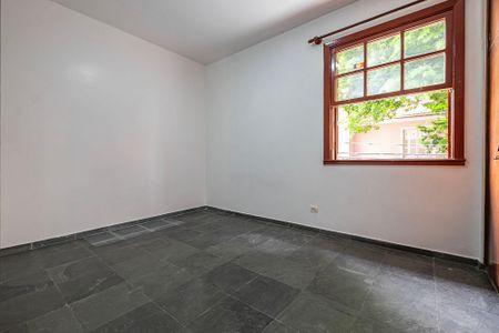 Quarto 2 de casa para alugar com 3 quartos, 80m² em Pinheiros, São Paulo