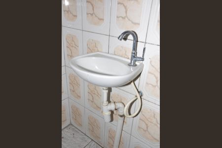 Casa para alugar com 60m², 1 quarto e sem vaga Casa para alugar com 60m², 1 quarto e sem vagaBanheiro Social