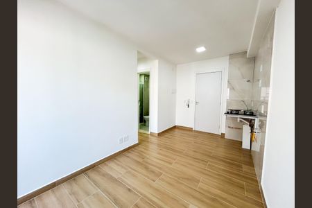 Sala/Cozinha de apartamento para alugar com 2 quartos, 37m² em Jardim São Luís, São Paulo