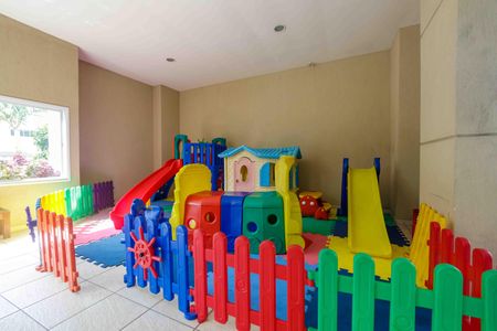 Apartamento para alugar com 71m², 2 quartos e 1 vaga Apartamento para alugar com 71m², 2 quartos e 1 vagaÁrea comum - Playground