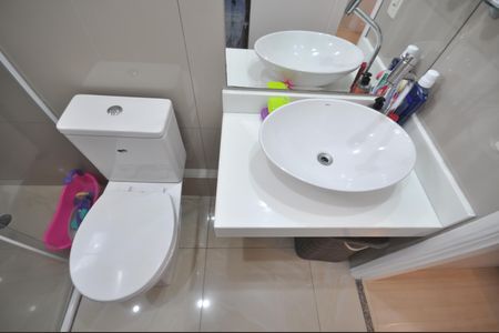 Apartamento à venda com 56m², 2 quartos e 2 vagasBanheiro da Suíte