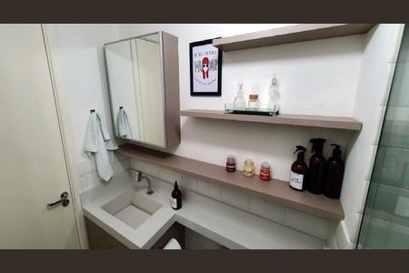Banheiro  de apartamento para alugar com 1 quarto, 35m² em Barra Funda, São Paulo