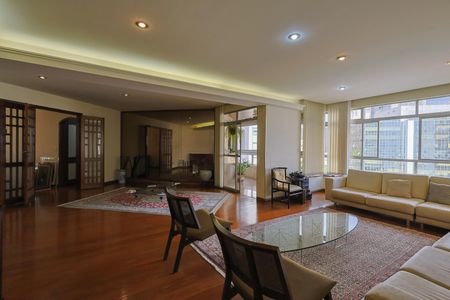 Apartamento à venda com 240m², 4 quartos e 3 vagasSala