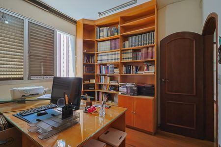 Apartamento à venda com 240m², 4 quartos e 3 vagasQuarto 1