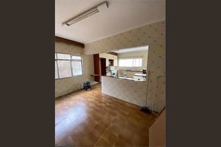 Casa à venda com 3 quartos, 259m² em Vila Bertioga, São Paulo