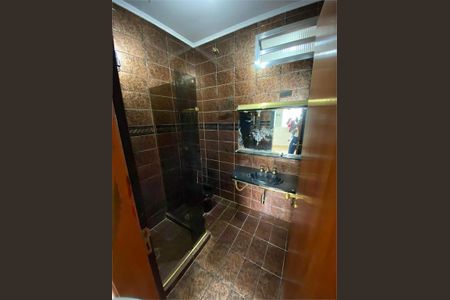 Casa à venda com 3 quartos, 259m² em Vila Bertioga, São Paulo