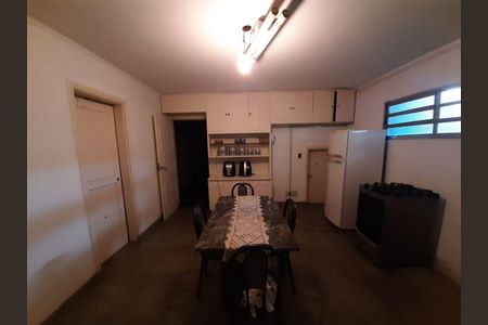 Casa à venda com 8 quartos, 276m² em Campo Belo, São Paulo