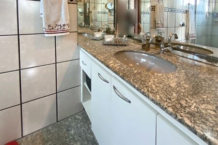 Apartamento à venda com 90m², 3 quartos e 2 vagas Apartamento à venda com 90m², 3 quartos e 2 vagasBanheiro da Suíte