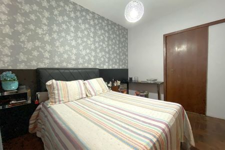Apartamento à venda com 90m², 3 quartos e 2 vagas Apartamento à venda com 90m², 3 quartos e 2 vagasSuíte