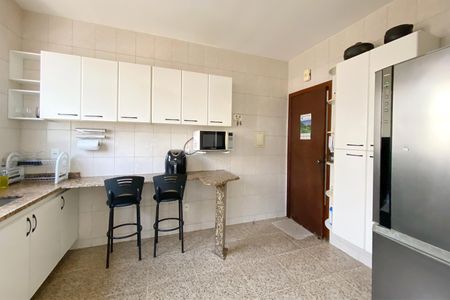 Apartamento à venda com 90m², 3 quartos e 2 vagas Apartamento à venda com 90m², 3 quartos e 2 vagasCozinha