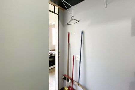 Apartamento à venda com 90m², 3 quartos e 2 vagas Apartamento à venda com 90m², 3 quartos e 2 vagasQuarto de Serviço