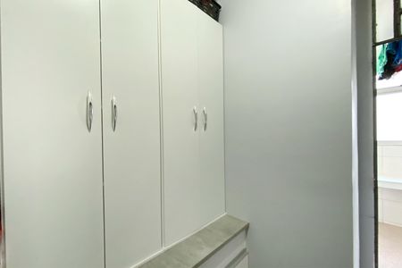 Apartamento à venda com 90m², 3 quartos e 2 vagas Apartamento à venda com 90m², 3 quartos e 2 vagasQuarto de Serviço