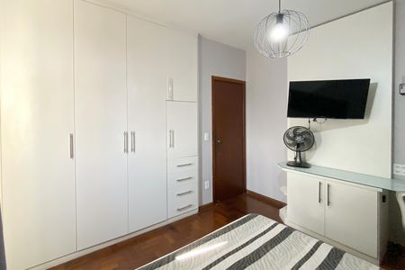 Apartamento à venda com 90m², 3 quartos e 2 vagas Apartamento à venda com 90m², 3 quartos e 2 vagasQuarto 1