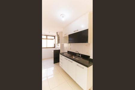 Apartamento à venda com 82m², 2 quartos e 1 vaga Apartamento à venda com 82m², 2 quartos e 1 vagaCozinha e Área de Serviço