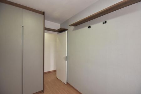 Quarto 1 de apartamento para alugar com 2 quartos, 56m² em Jardim Cláudia, São Paulo