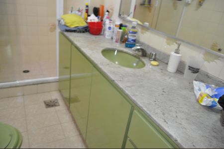 Apartamento para alugar com 120m², 4 quartos e 2 vagasBanheiro do Quarto 4