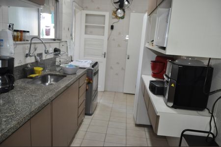 Apartamento para alugar com 120m², 4 quartos e 2 vagasCozinha