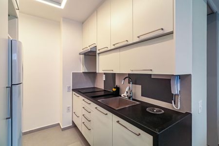 Cozinha de kitnet/studio para alugar com 1 quarto, 29m² em Butantã, São Paulo