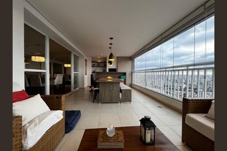 Apartamento à venda com 145m², 3 quartos e 3 vagasVaranda