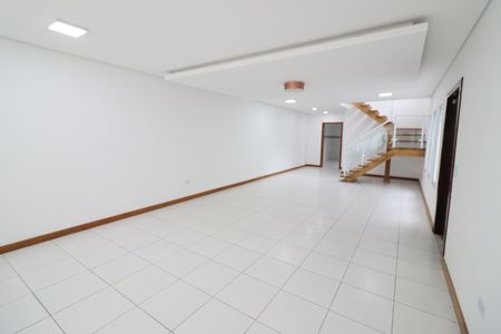 Sala de casa para alugar com 3 quartos, 162m² em Conceicao, Osasco