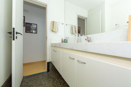 Apartamento à venda com 155m², 4 quartos e 3 vagasBanheiro Suíte