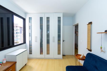 Apartamento à venda com 155m², 4 quartos e 3 vagasQuarto 2