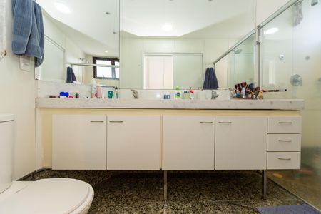 Apartamento à venda com 155m², 4 quartos e 3 vagasBanheiro Social