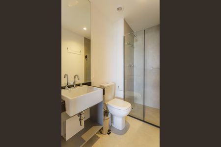 Banheiro de kitnet/studio para alugar com 1 quarto, 29m² em Indianópolis, São Paulo