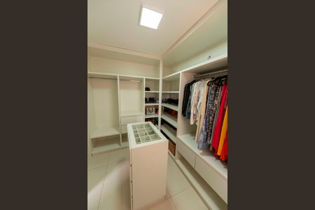 Apartamento para alugar com 76m², 2 quartos e 1 vaga Apartamento para alugar com 76m², 2 quartos e 1 vagaCloset Suíte