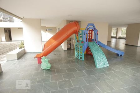 Apartamento à venda com 72m², 2 quartos e 1 vagaÁrea comum