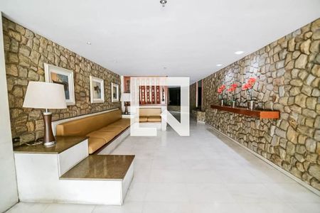 Apartamento à venda com 72m², 2 quartos e 1 vagaHall