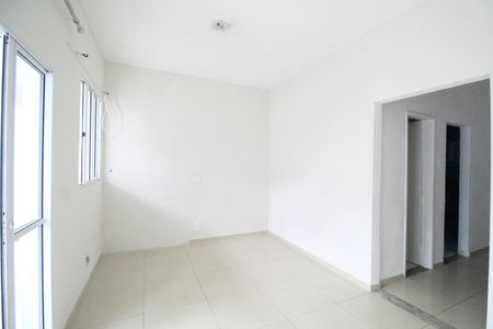 Sala de casa de condomínio para alugar com 2 quartos, 55m² em Tanque, Rio de Janeiro