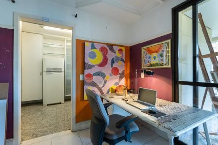 Apartamento à venda com 220m², 3 quartos e 4 vagasFoto 01
