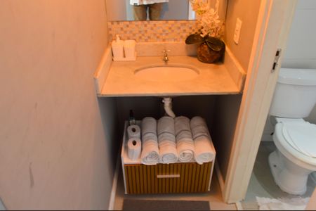 Apartamento à venda com 49m², 2 quartos e 1 vaga Apartamento à venda com 49m², 2 quartos e 1 vagaBanheiro Social