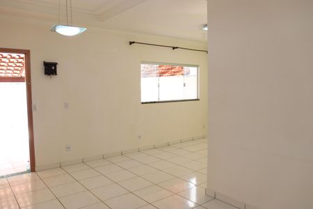 Sala de casa para alugar com 3 quartos, 225m² em Vila Jardim Pompéia, Goiânia