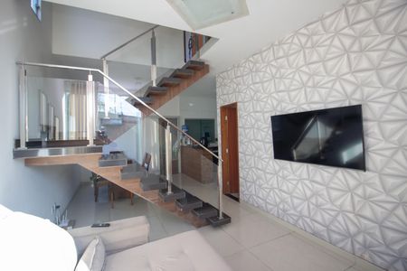 Sala de casa à venda com 3 quartos, 130m² em Fonte Grande, Contagem