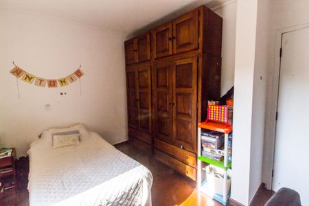 Casa de condomínio à venda com 573m², 4 quartos e 4 vagas Casa de condomínio à venda com 573m², 4 quartos e 4 vagasSuíte 3