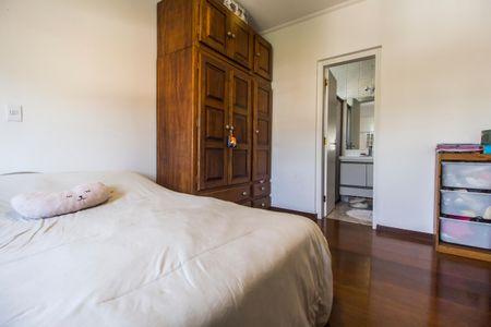 Casa de condomínio à venda com 573m², 4 quartos e 4 vagas Casa de condomínio à venda com 573m², 4 quartos e 4 vagasSuíte