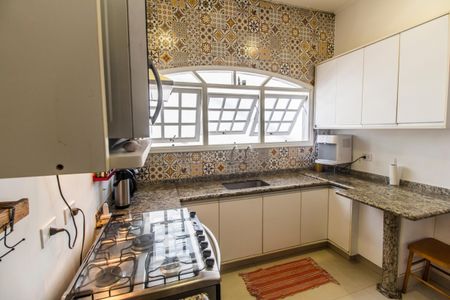 Casa de condomínio à venda com 573m², 4 quartos e 4 vagas Casa de condomínio à venda com 573m², 4 quartos e 4 vagasCozinha