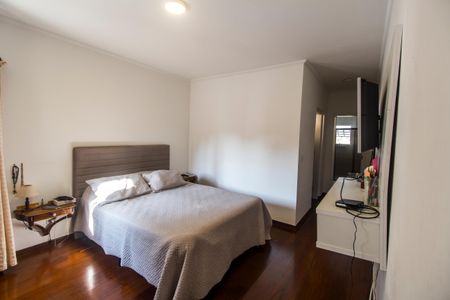 Casa de condomínio à venda com 573m², 4 quartos e 4 vagas Casa de condomínio à venda com 573m², 4 quartos e 4 vagasSuíte 4