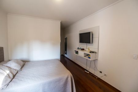 Casa de condomínio à venda com 573m², 4 quartos e 4 vagas Casa de condomínio à venda com 573m², 4 quartos e 4 vagasSuíte 4