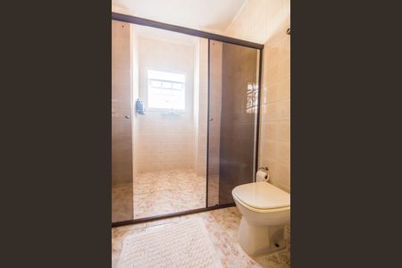 Casa de condomínio à venda com 573m², 4 quartos e 4 vagas Casa de condomínio à venda com 573m², 4 quartos e 4 vagasBanheiro da Suíte