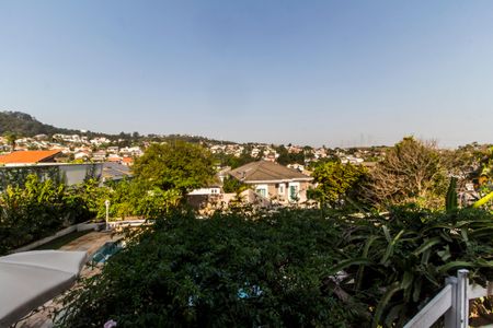 Casa de condomínio à venda com 573m², 4 quartos e 4 vagas Casa de condomínio à venda com 573m², 4 quartos e 4 vagasVista