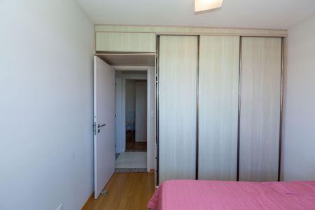 Suíte de apartamento à venda com 2 quartos, 52m² em João Pinheiro, Belo Horizonte